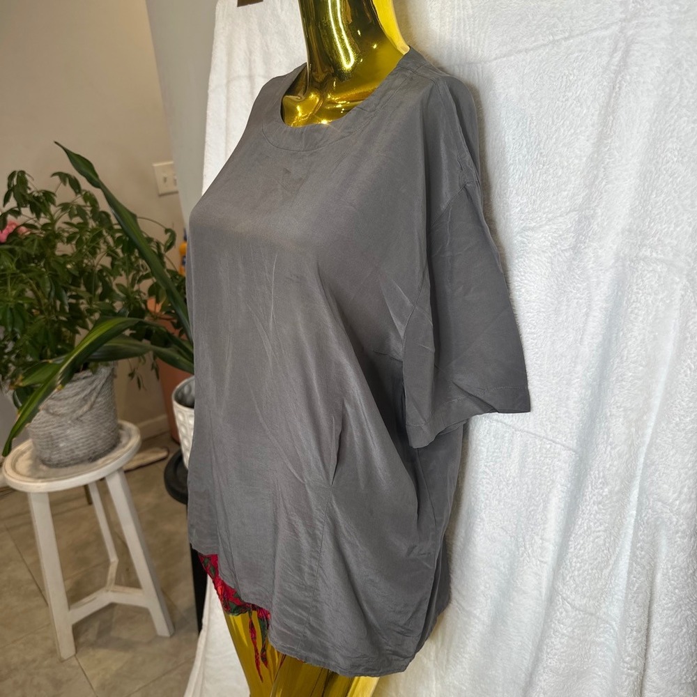 True Vintage Minimalist Gray 100% Silk Short Sleeve Button Back Blouse LARGE 16 - Picture 2 of 8
